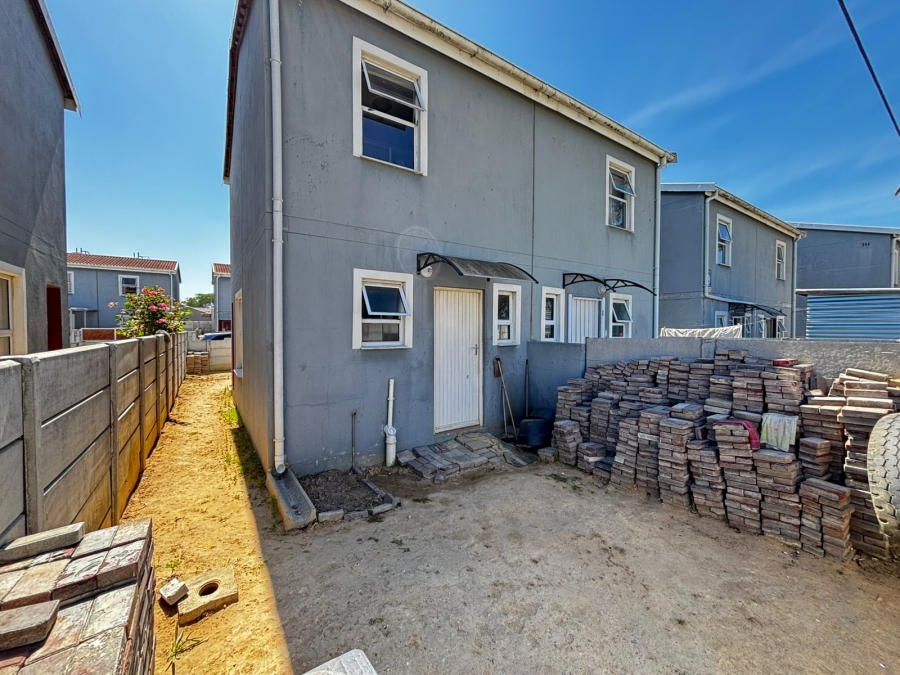 2 Bedroom Property for Sale in Electric City Western Cape